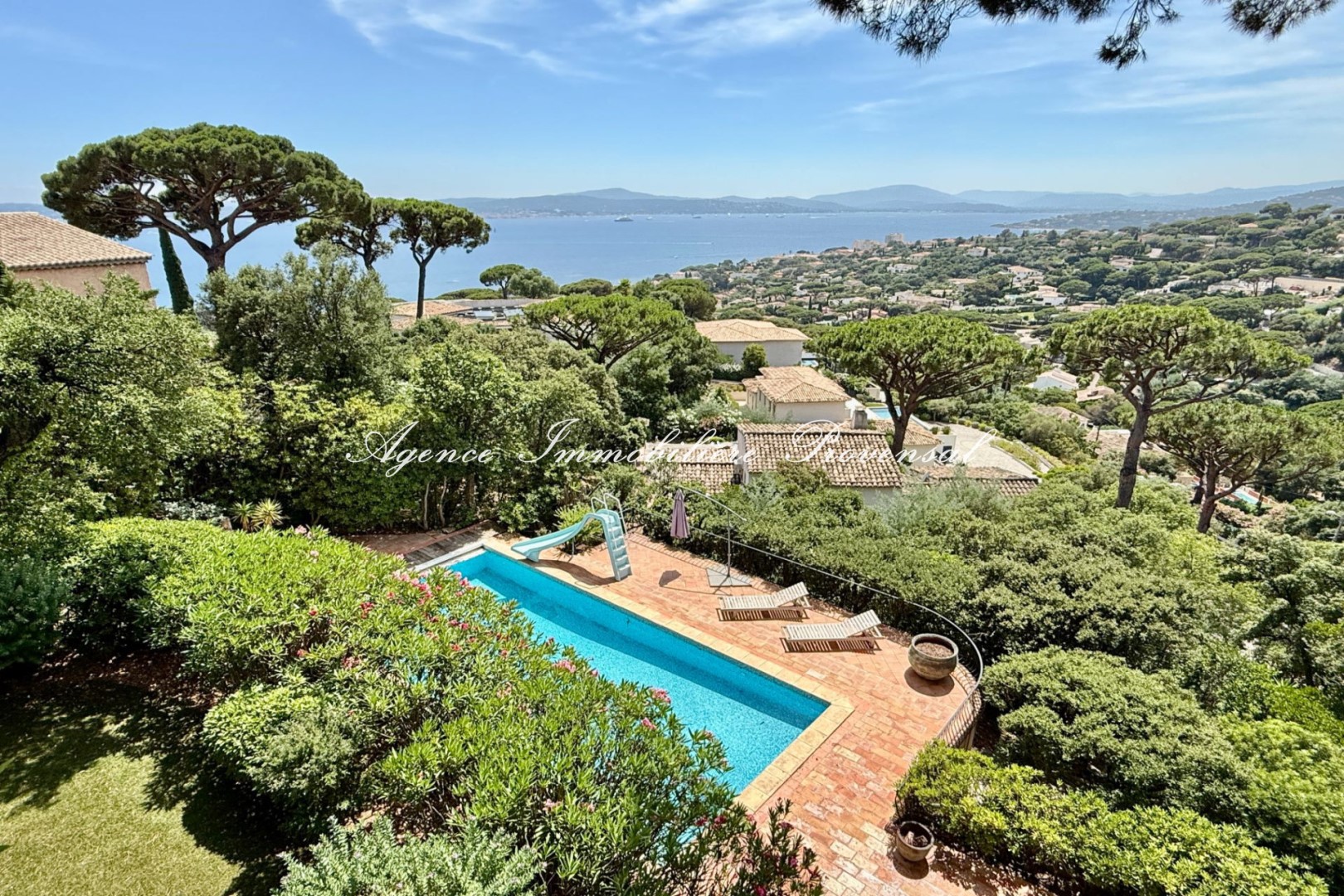 Luxury villa for sale in the district Nartelle-Noyer-Bellevue-bd des Sardinaux