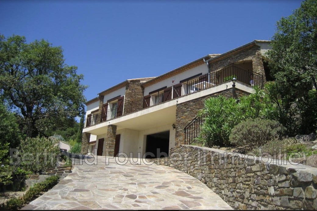 Villa de luxe à vendre dans le quartier Nord