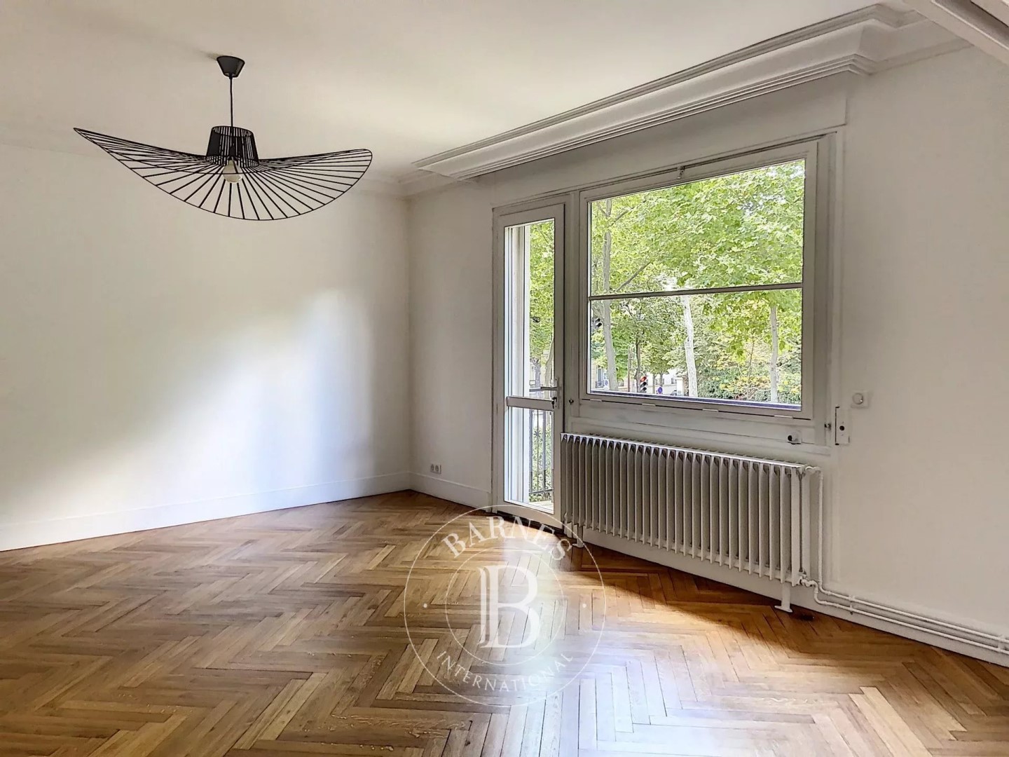 Luxury apartment to rent in the district Ile de la Jatte-Parc d'Orléans