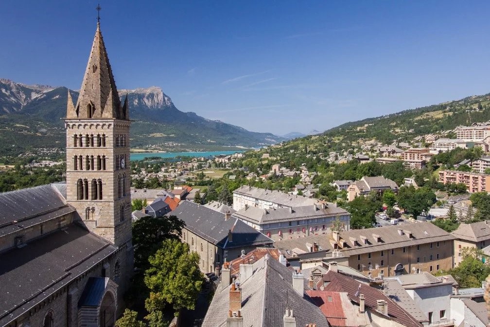 Luxury apartment for sale in the district Les Ecarts