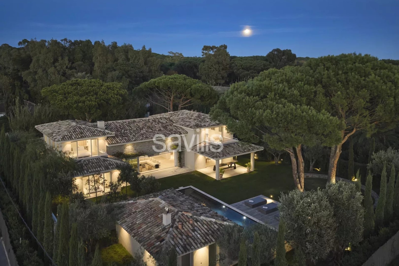 Luxury villa for sale in the district Zone Est Diffuse