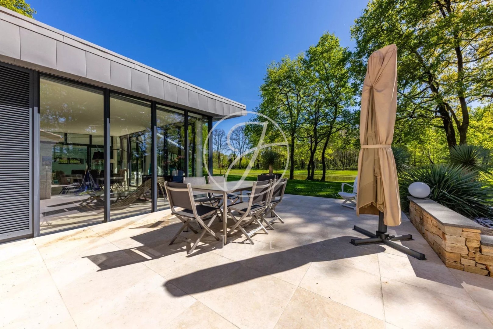 Luxury house for sale in the district Centre Ville