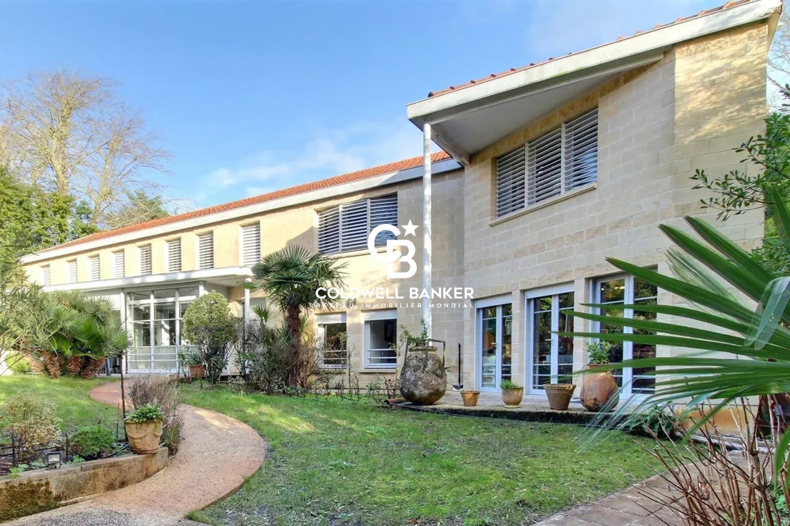 Maison de luxe à vendre dans le quartier Aiguillon