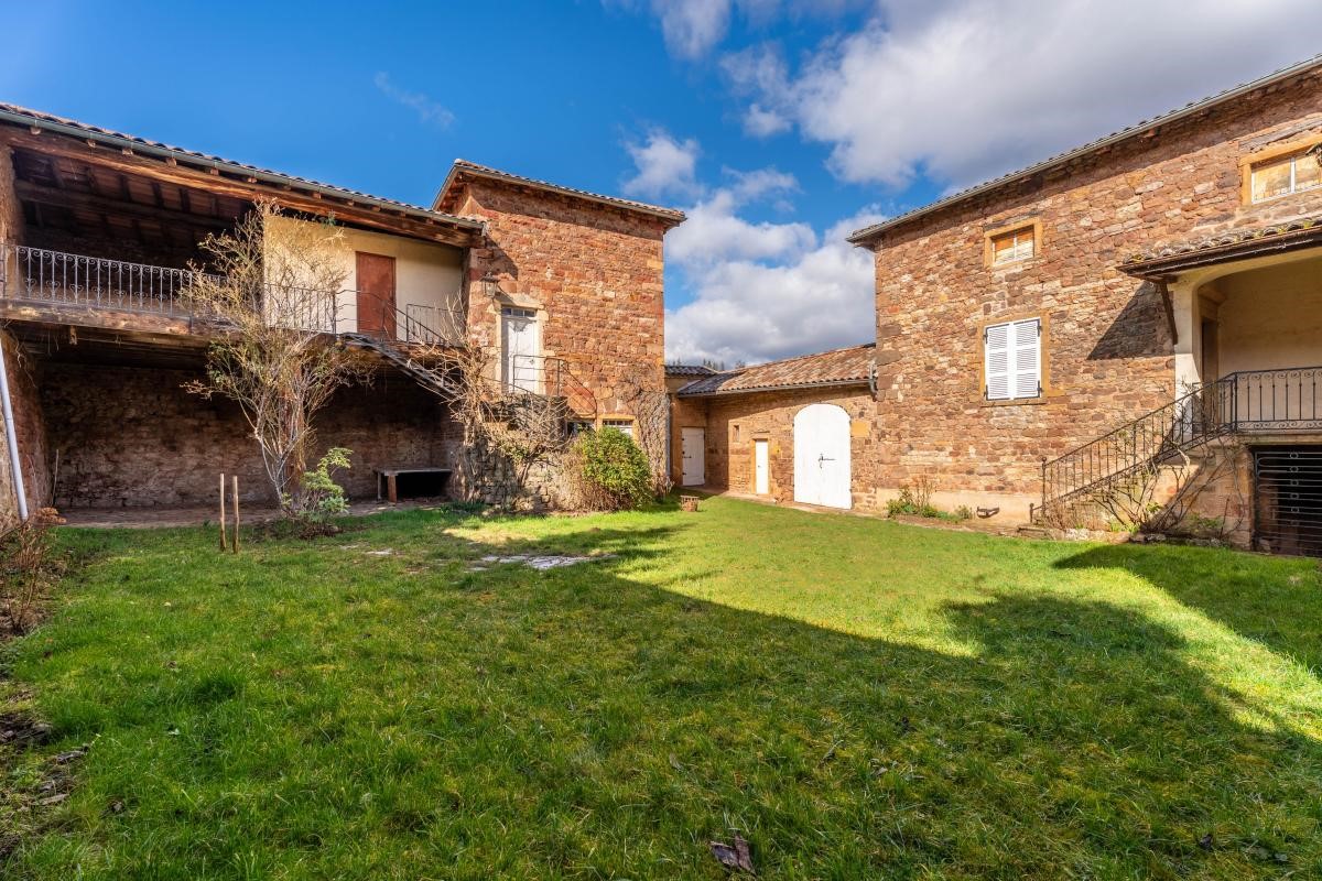 propriété à vendre à Ville-sur-Jarnioux