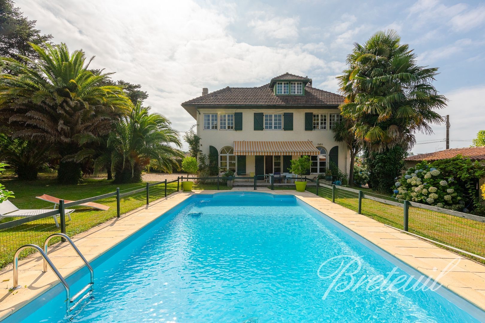 Luxury house for sale in the district Cantau-Bernain-Saint Jean