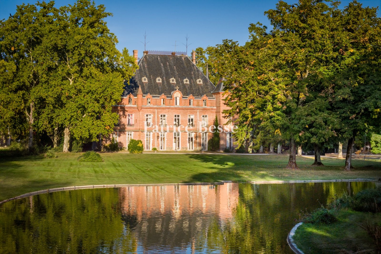 Castle for sale in Toulouse