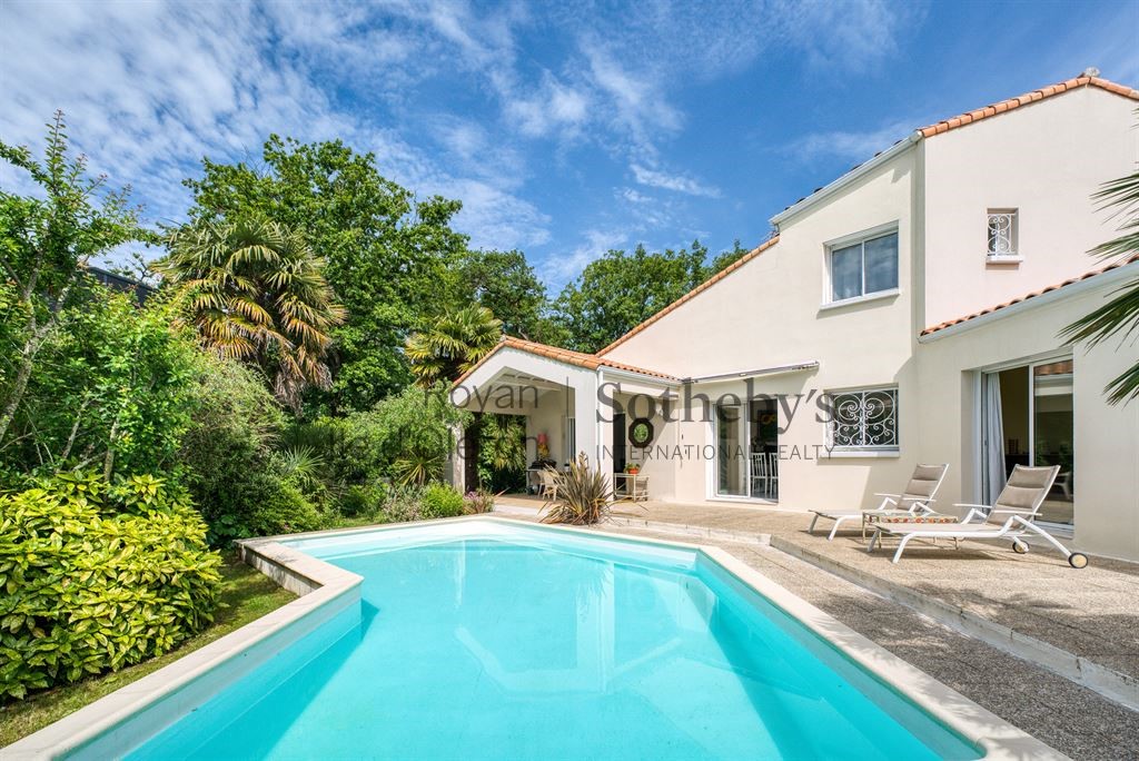Maison de luxe à vendre dans le quartier Pontaillac
