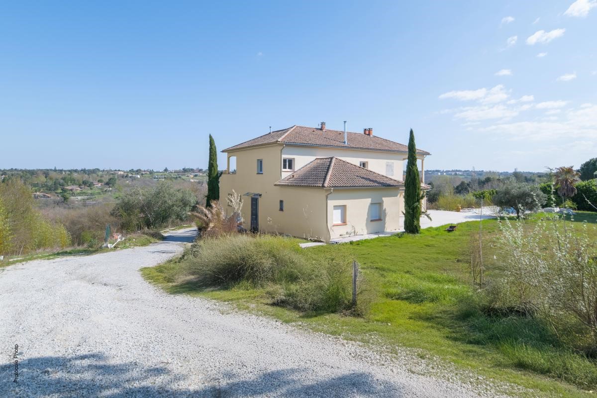 Luxury house for sale in Vigoulet-Auzil