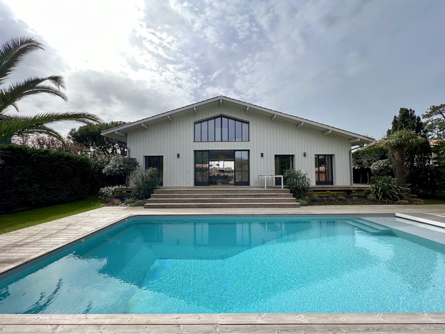 Luxury villa for sale in the district Centre Cap Ferret