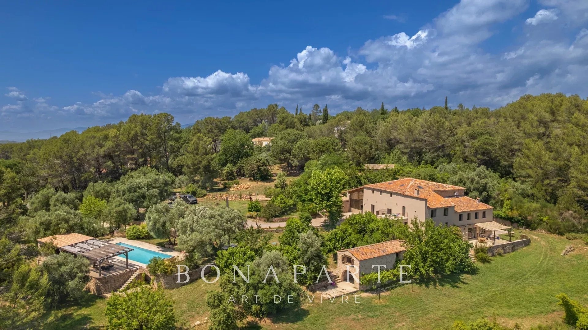 Villa de luxe à vendre à Bagnols-en-Forêt
