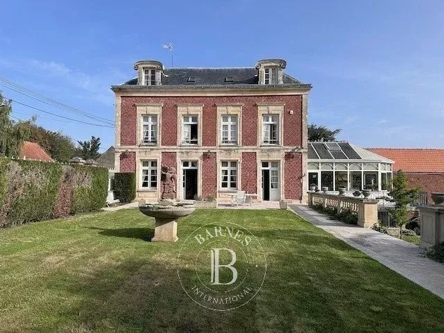 Maison de luxe à vendre dans le quartier Saint Lazare-Veneurs
