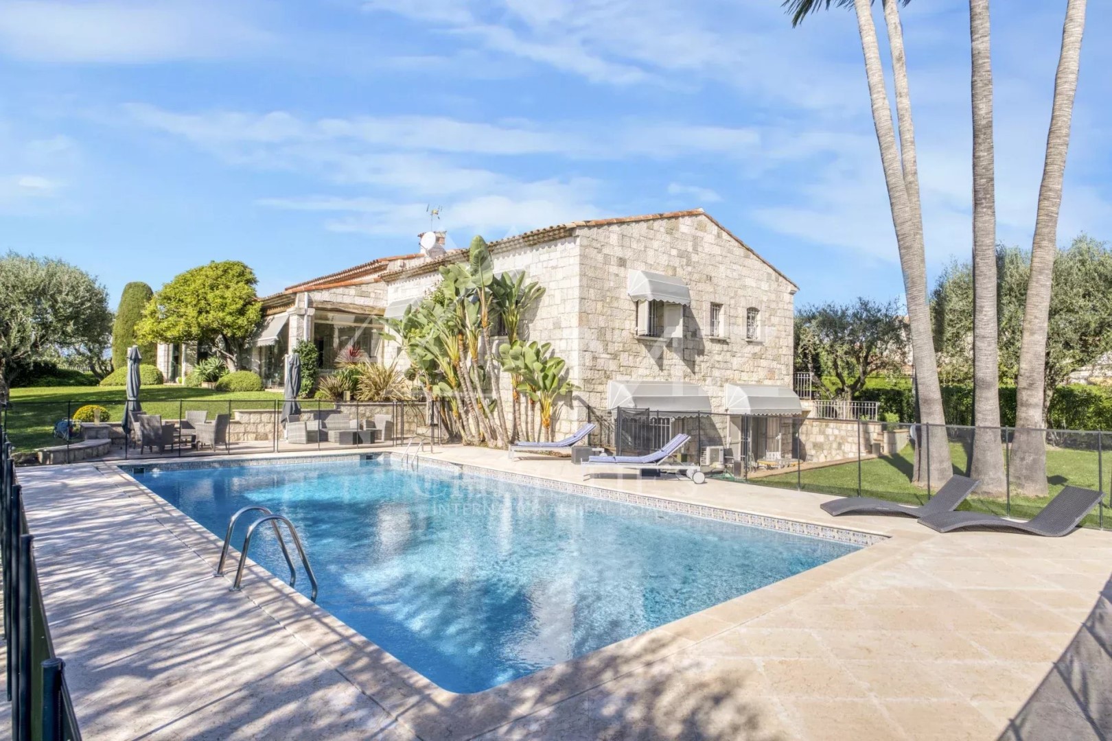 Villa de luxe à vendre dans le quartier Fabron
