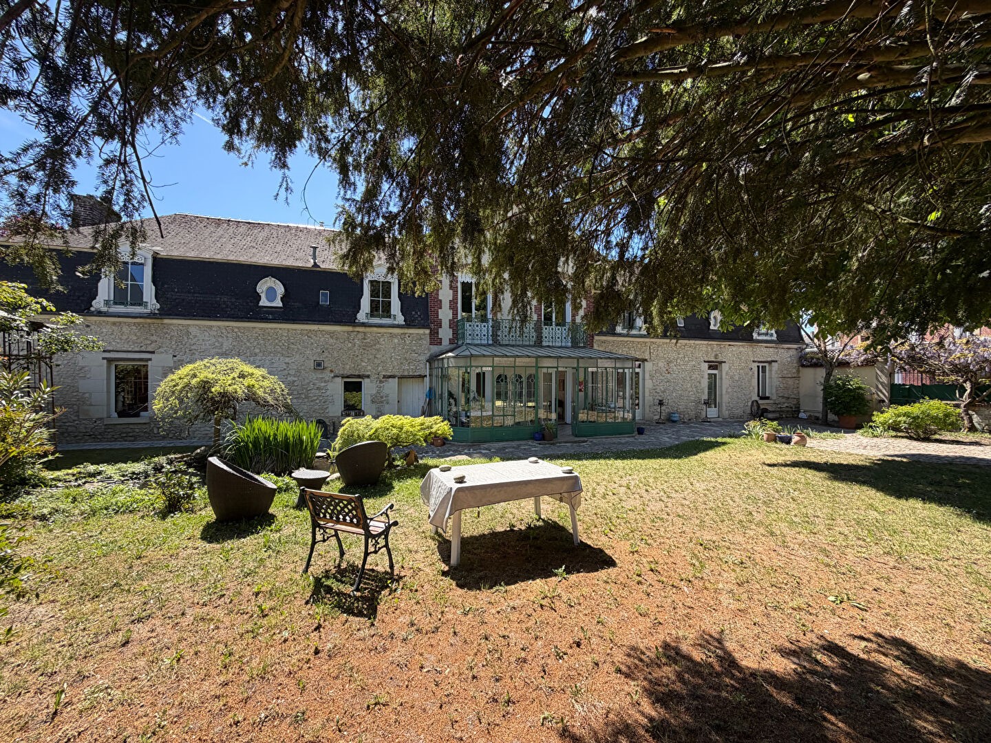 Maison de luxe à vendre dans le quartier Victoire