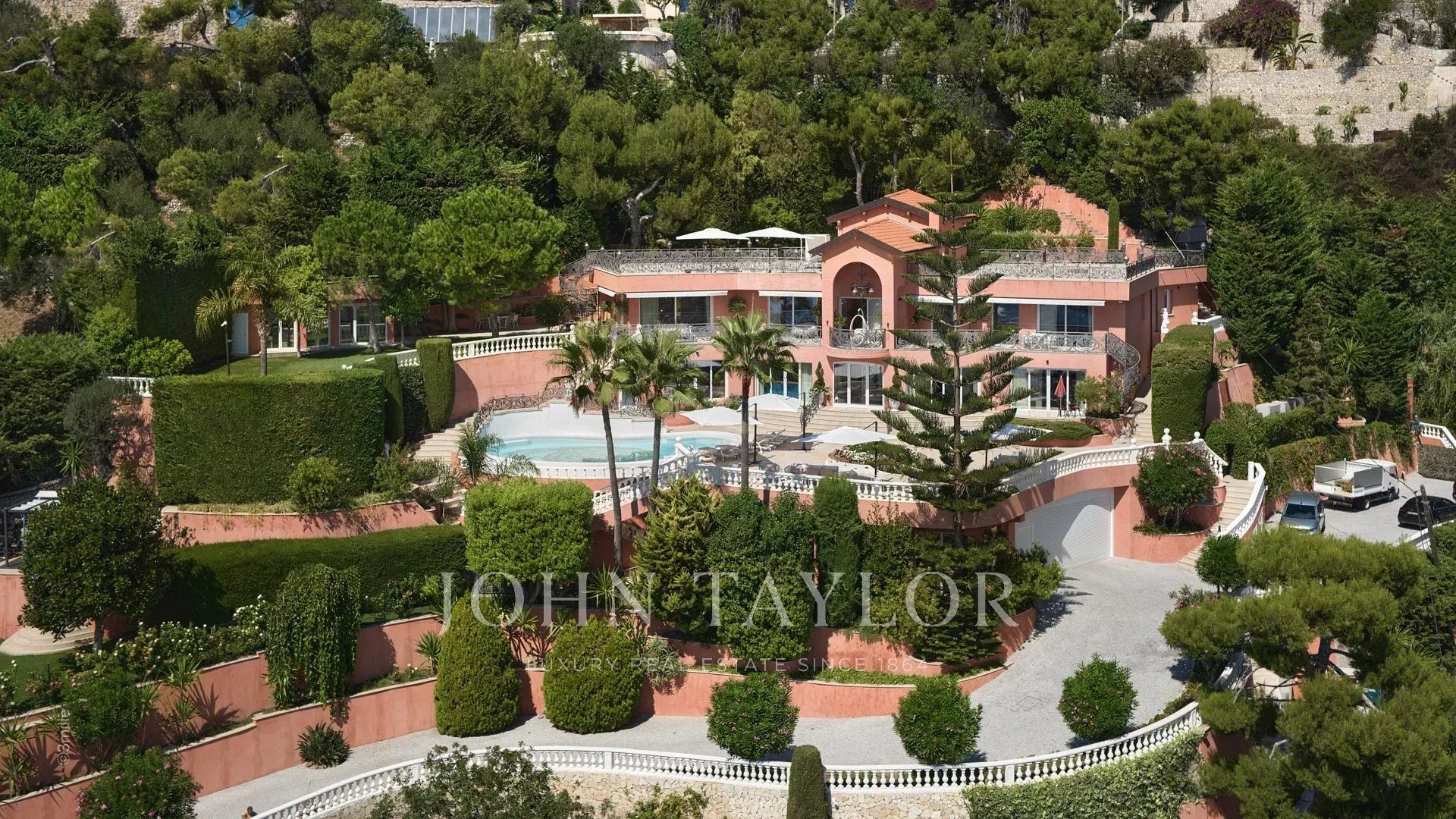 Luxury villa for sale in Roquebrune-Cap-Martin