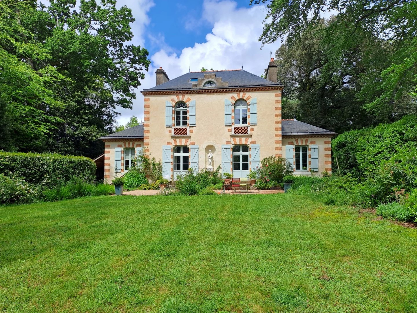 Maison de luxe à vendre dans le quartier Zone Rurale