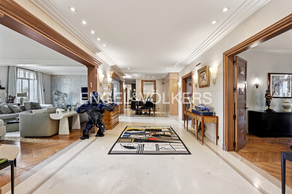 Appartement de luxe à vendre dans le quartier Charles Laffitte