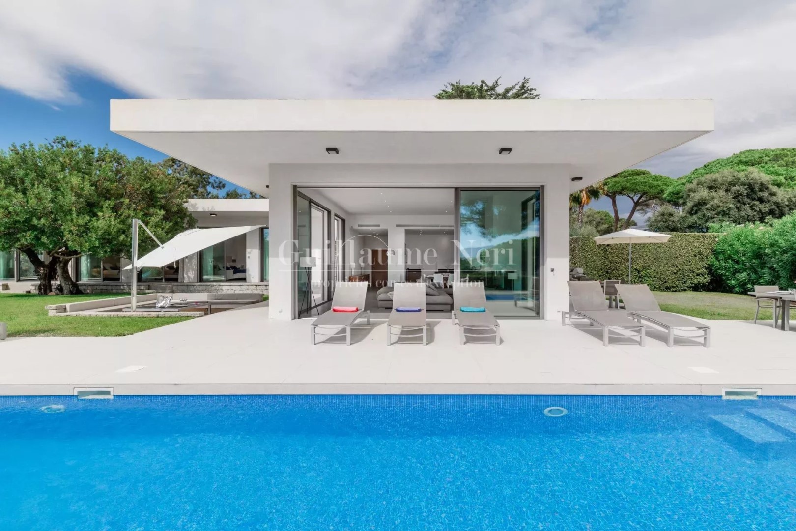 Villa de luxe en location saisonnière à Porticcio