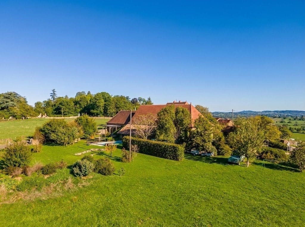 Luxury house for sale in Saint-Julien-de-Civry