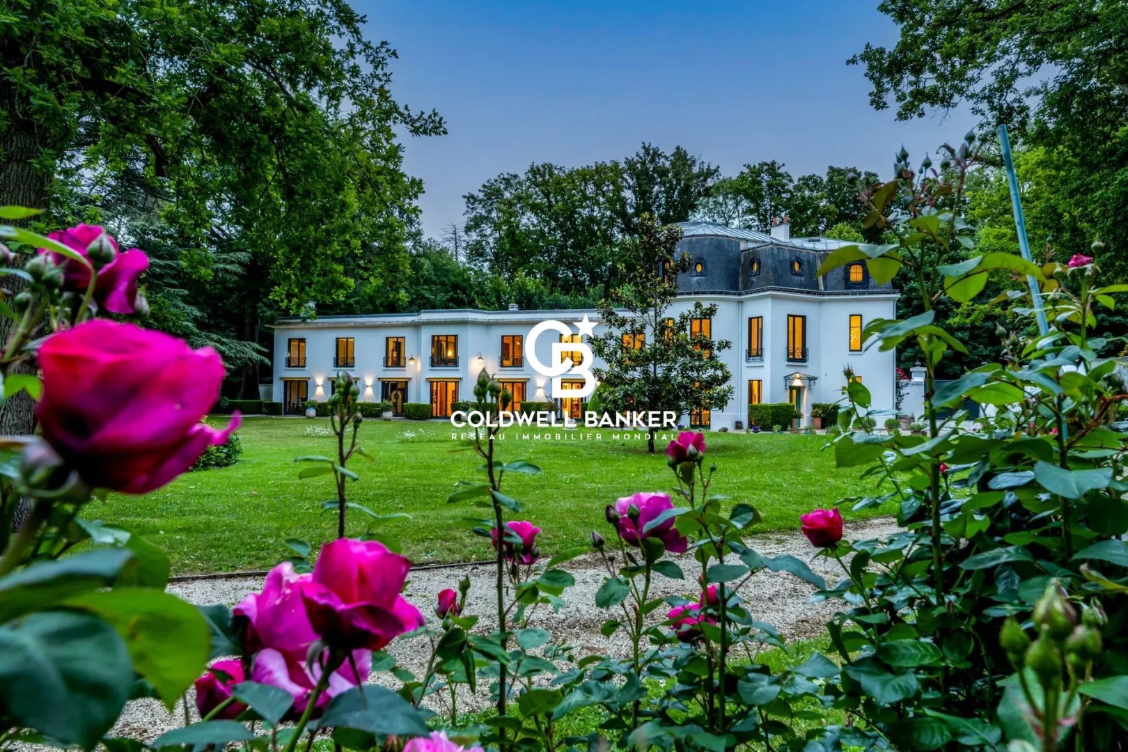 Private mansion for sale in Marnes-la-Coquette