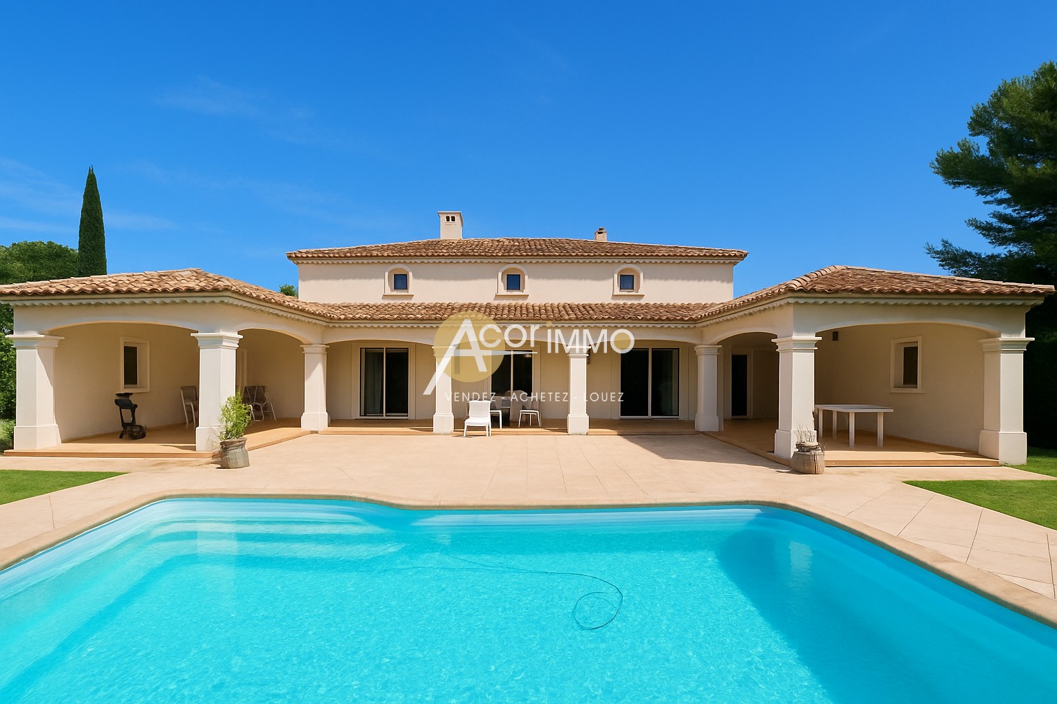 Luxury house for sale in the district Centre Ville