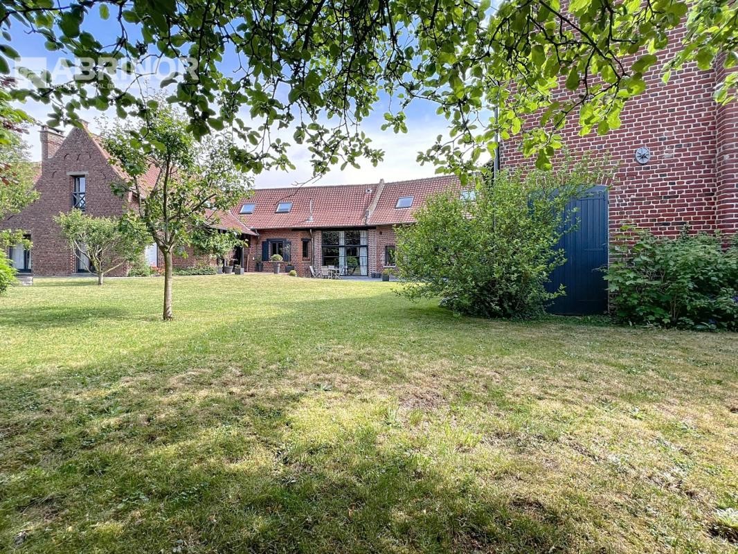 Farmhouse for sale in Capinghem