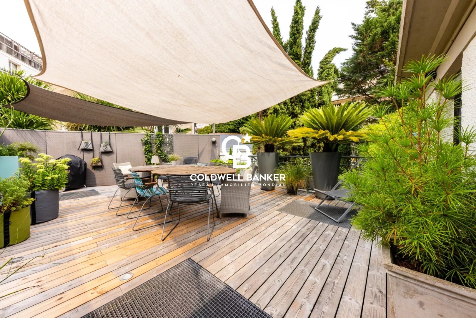 Luxury house for sale in the district Centre Ville