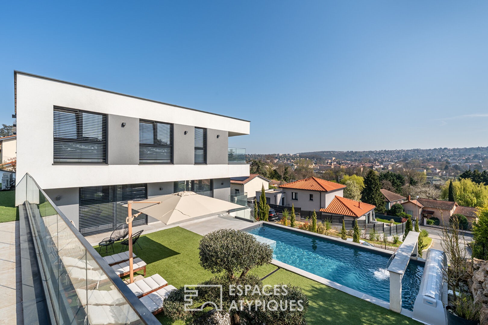 Luxury house for sale in Albigny-sur-Saône