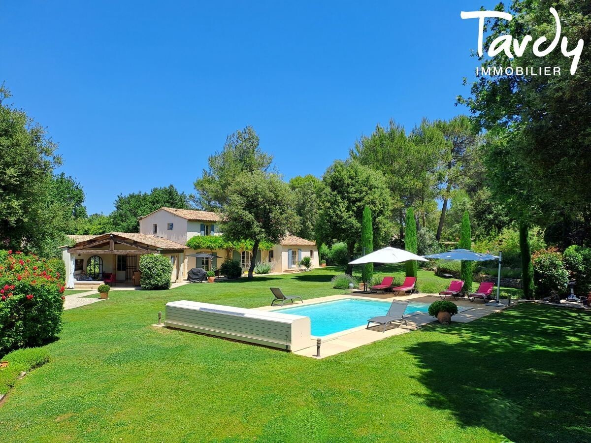 Provençaals buitenhuis te koop in Comtale-Cente-Cours Mirabeau