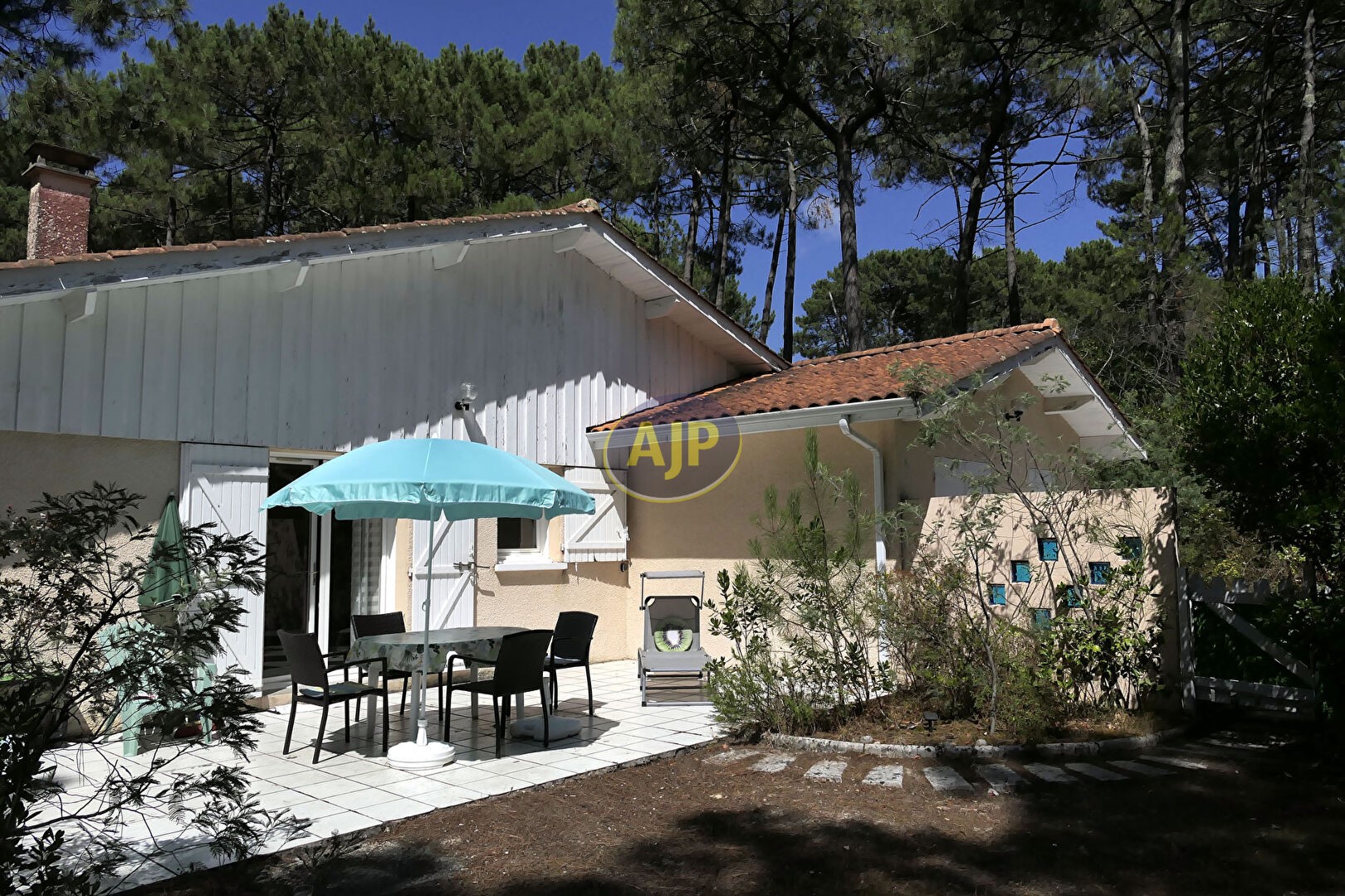 Luxury villa for sale in Lacanau Ocean