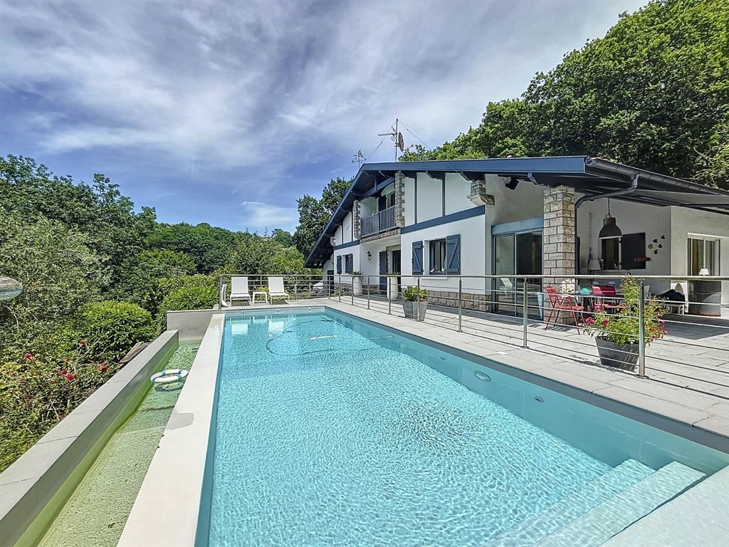 Luxury house for sale in Ciboure