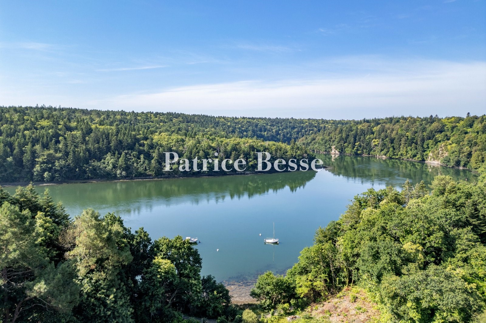 Castle for sale in Plomelin