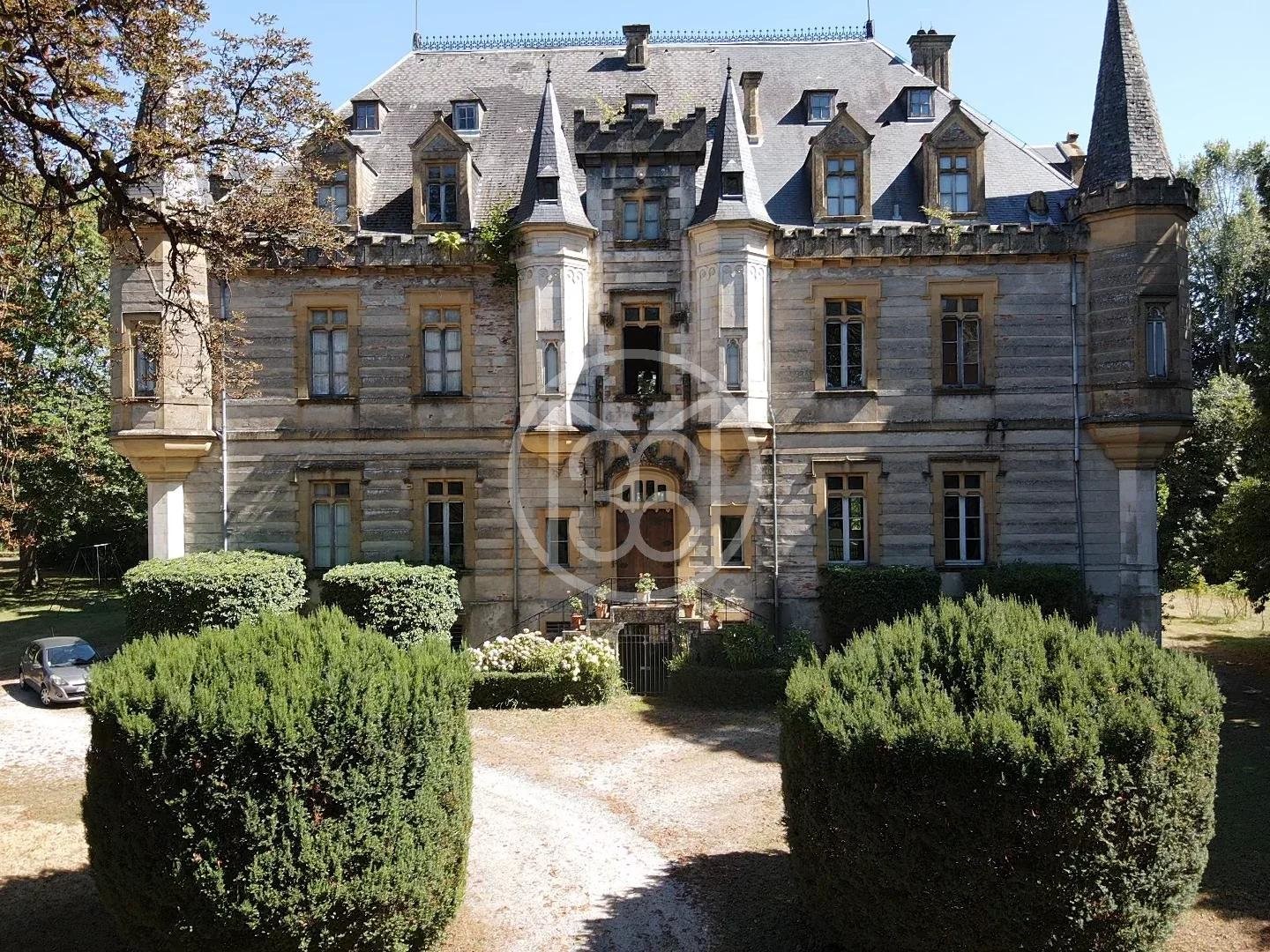 Châteaux à vendre en France - Lux Residence