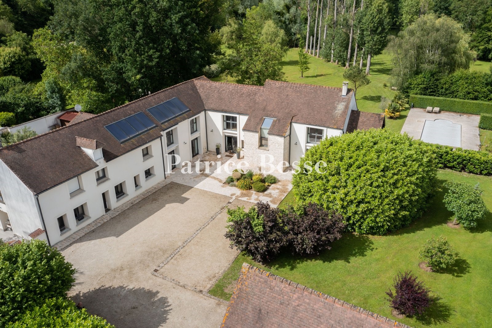 Luxury house for sale in Crécy-la-Chapelle