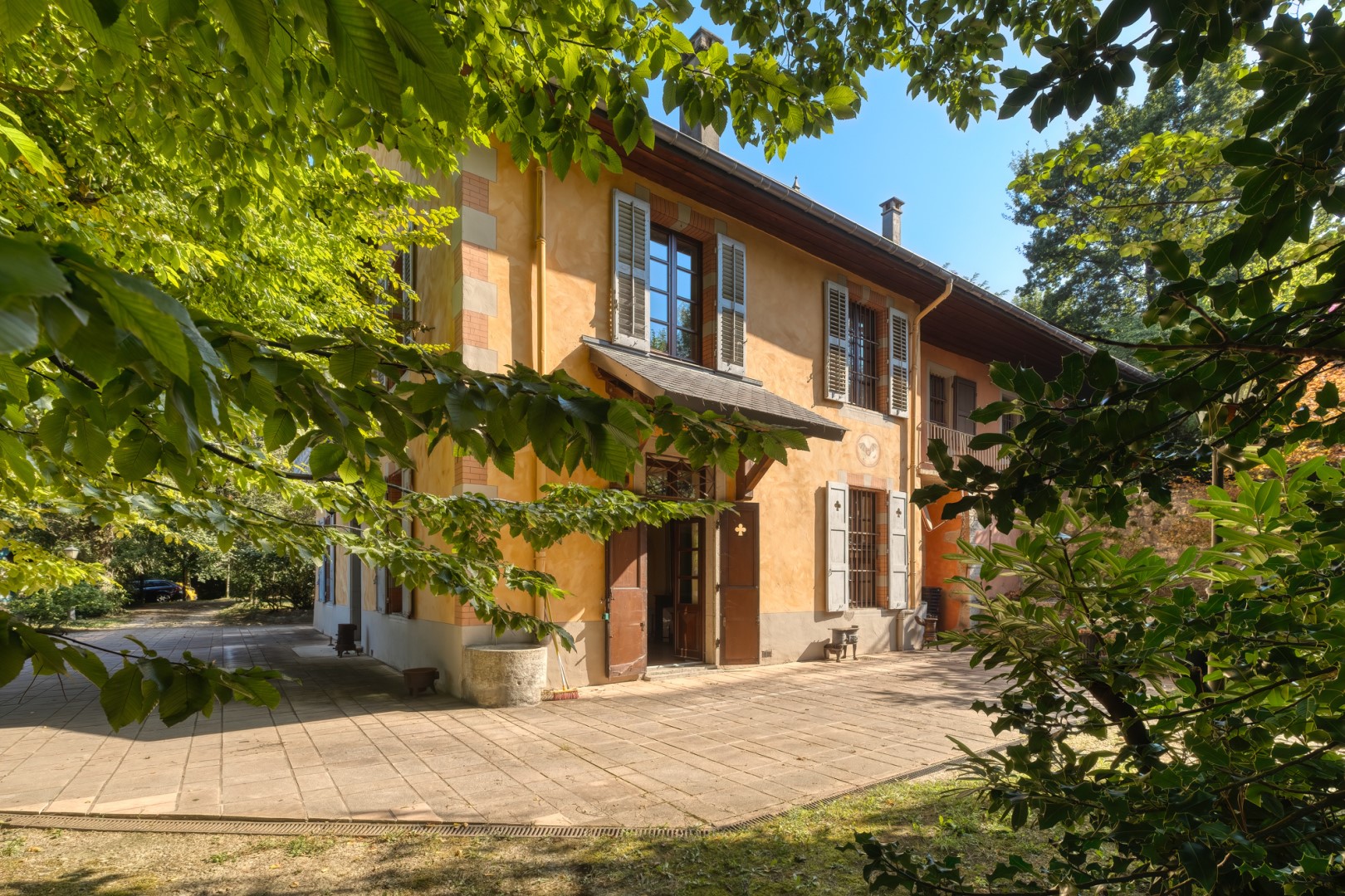 Town house for sale in Chambéry