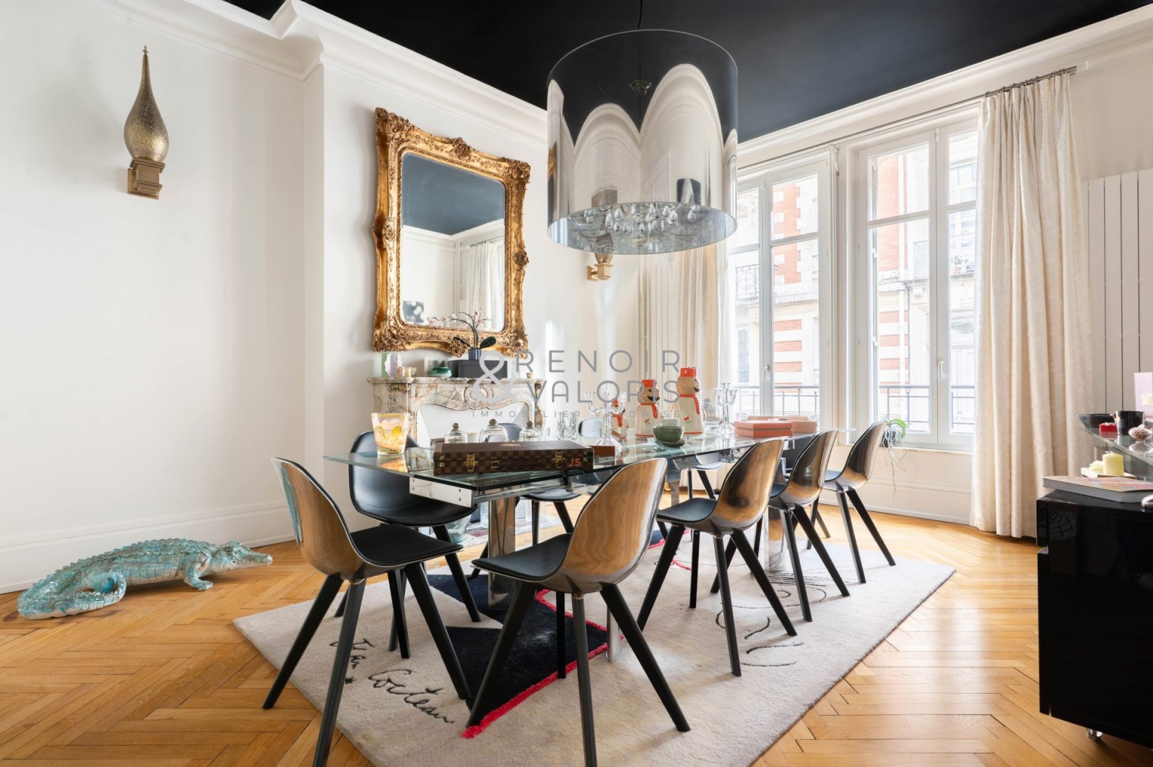 Maison de luxe à vendre dans le quartier Centre Ville-Charles III