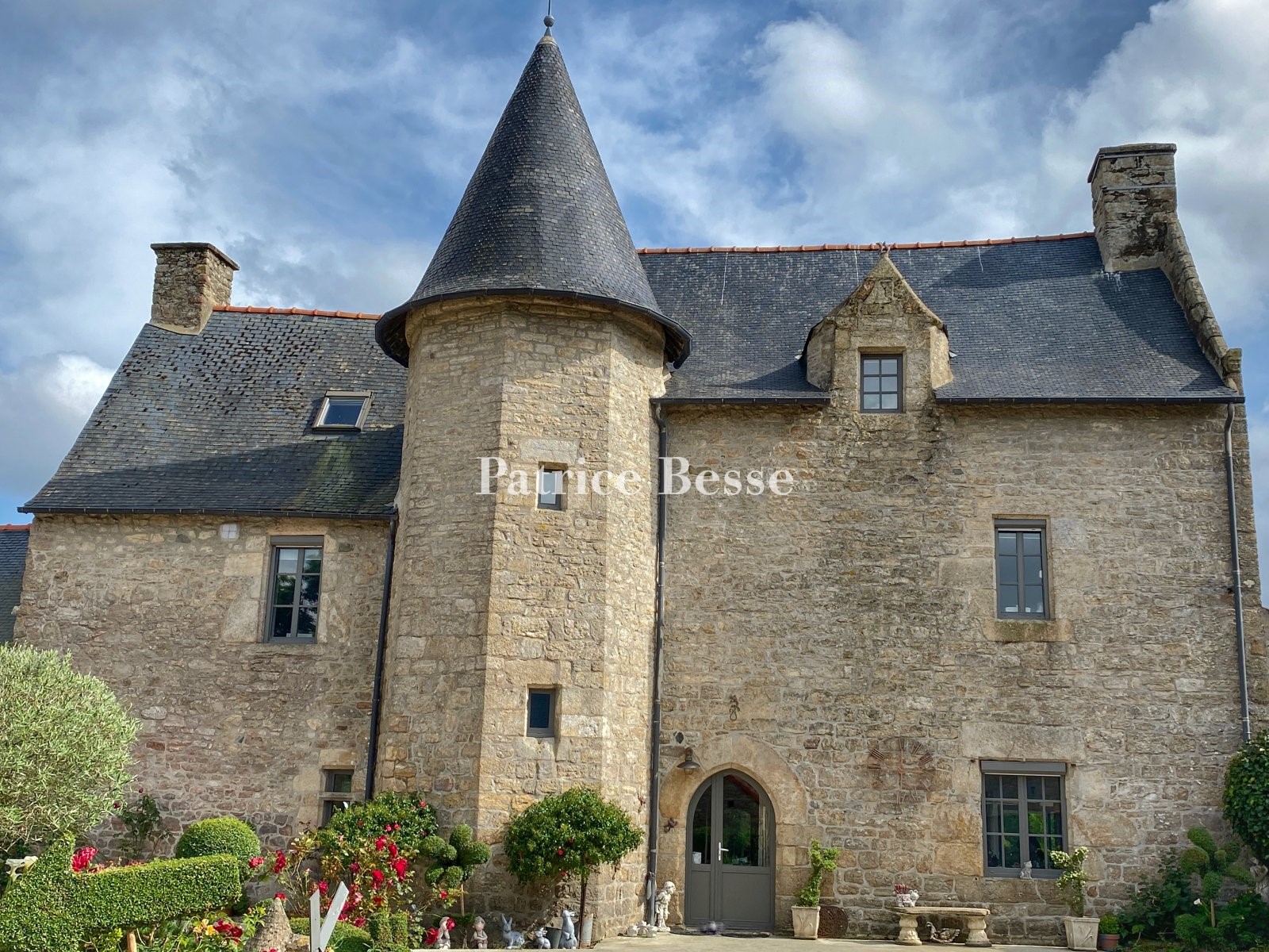 Manor house for sale in Guingamp