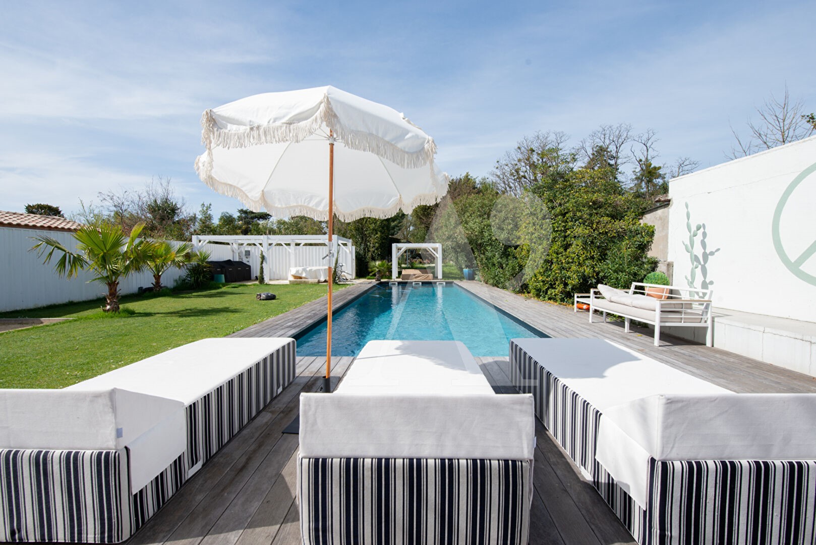 Luxury house for sale in the district La Castagne-La Ferrade