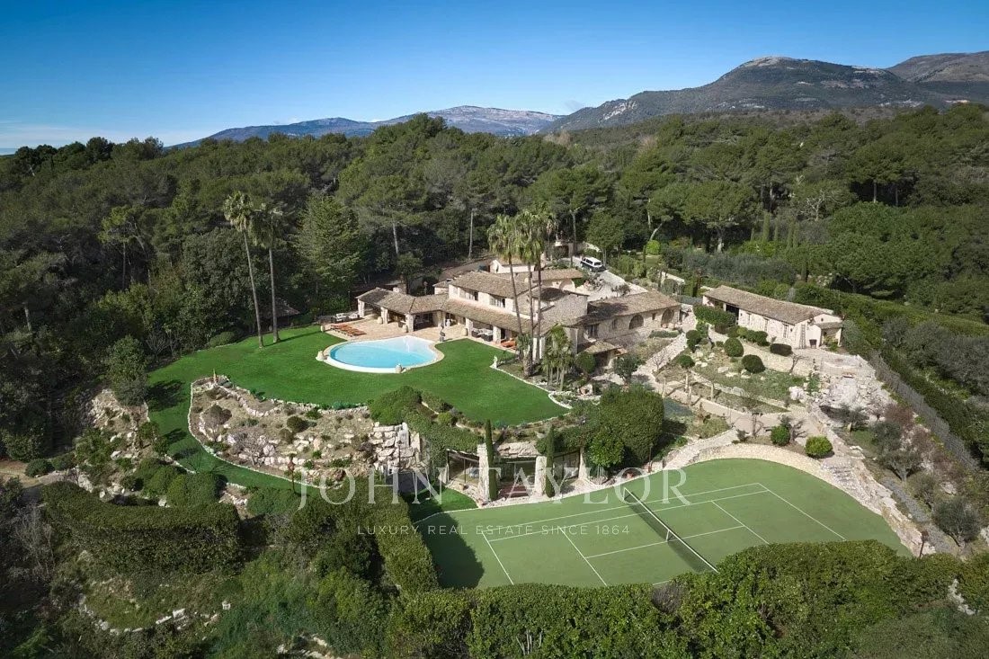 Luxury house for sale in the district Quartiers Ouest Montgros-Montmeuille