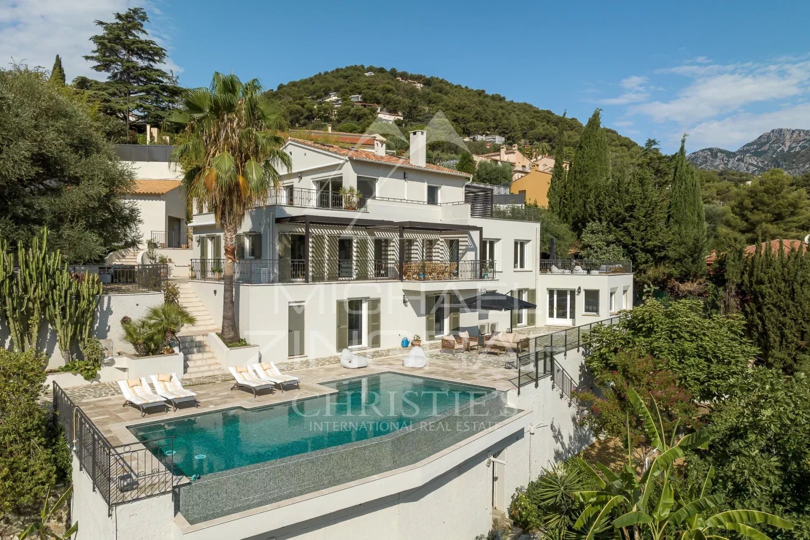 Luxury villa for sale in the district Val de Gorbio