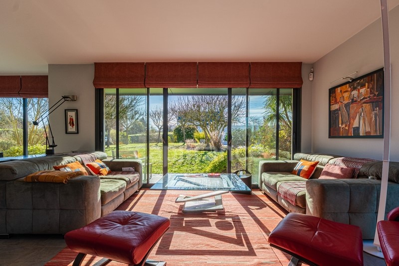 Maison contemporaine à vendre dans le quartier Delessert-Saint Louis-Nantilly