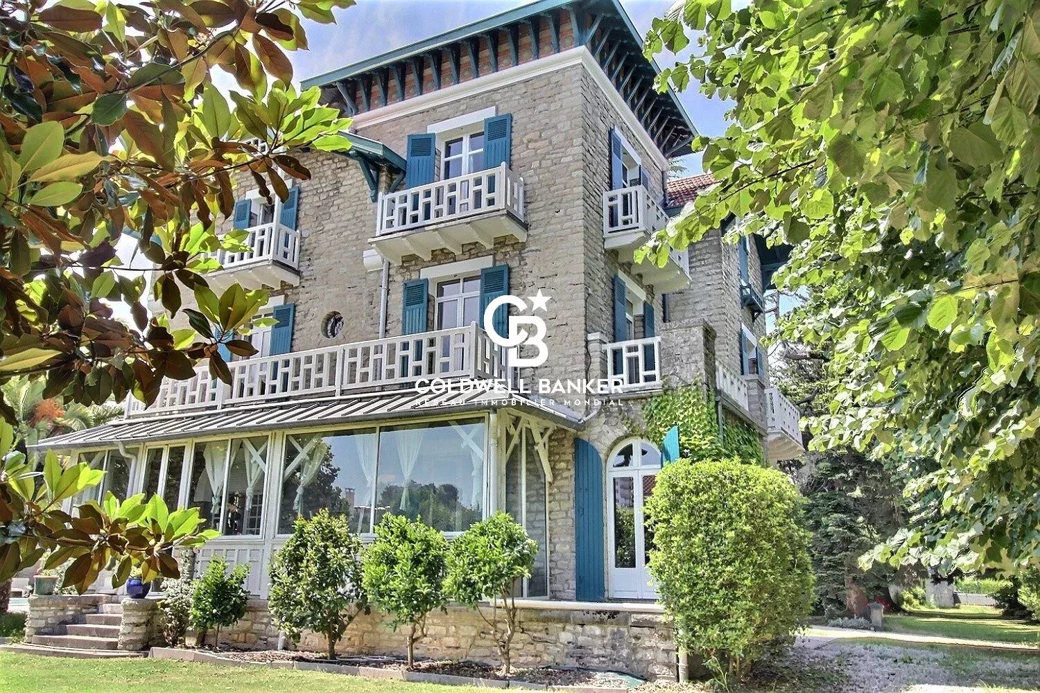 Luxury house for sale in the district Saint Léon-Marracq