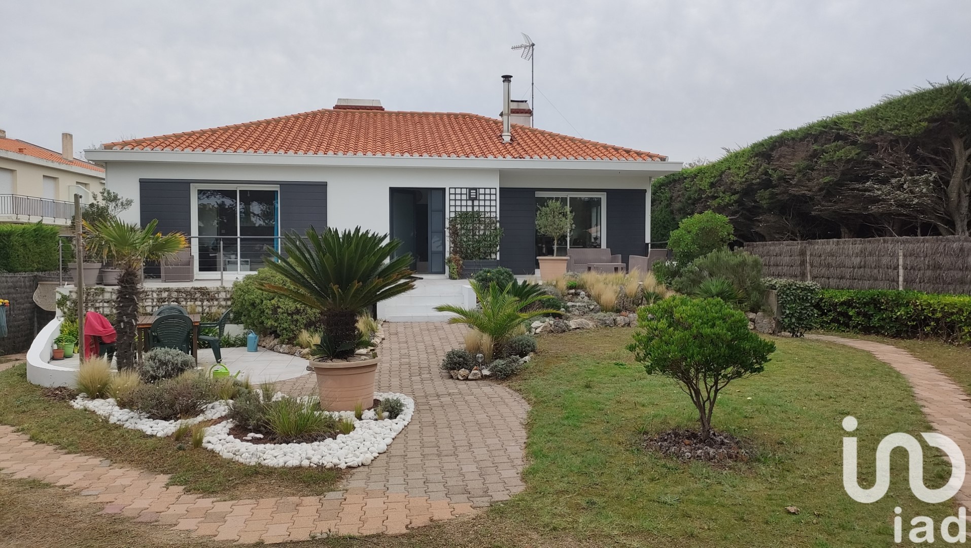 Traditional property for sale in the district Saint Gilles Sud
