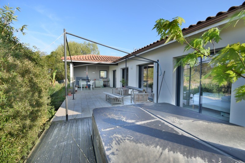 Hedendaagse woning te koop in Est