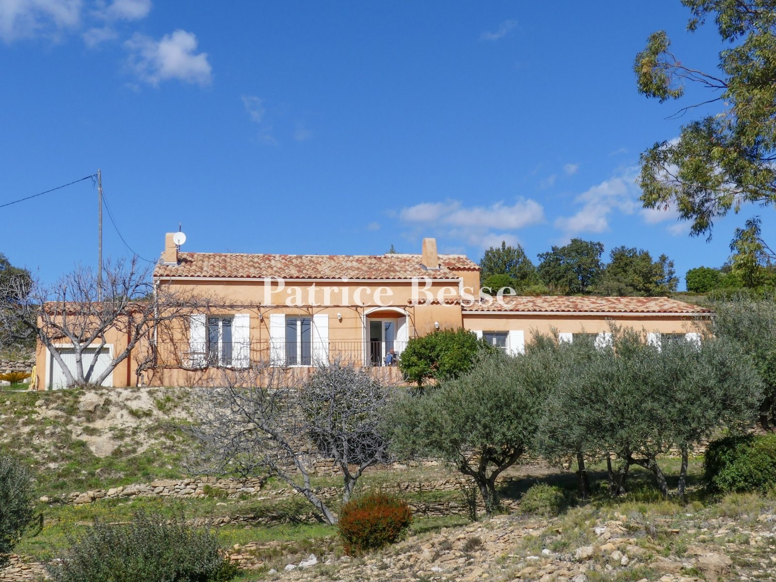 Old house for sale in Le Beausset