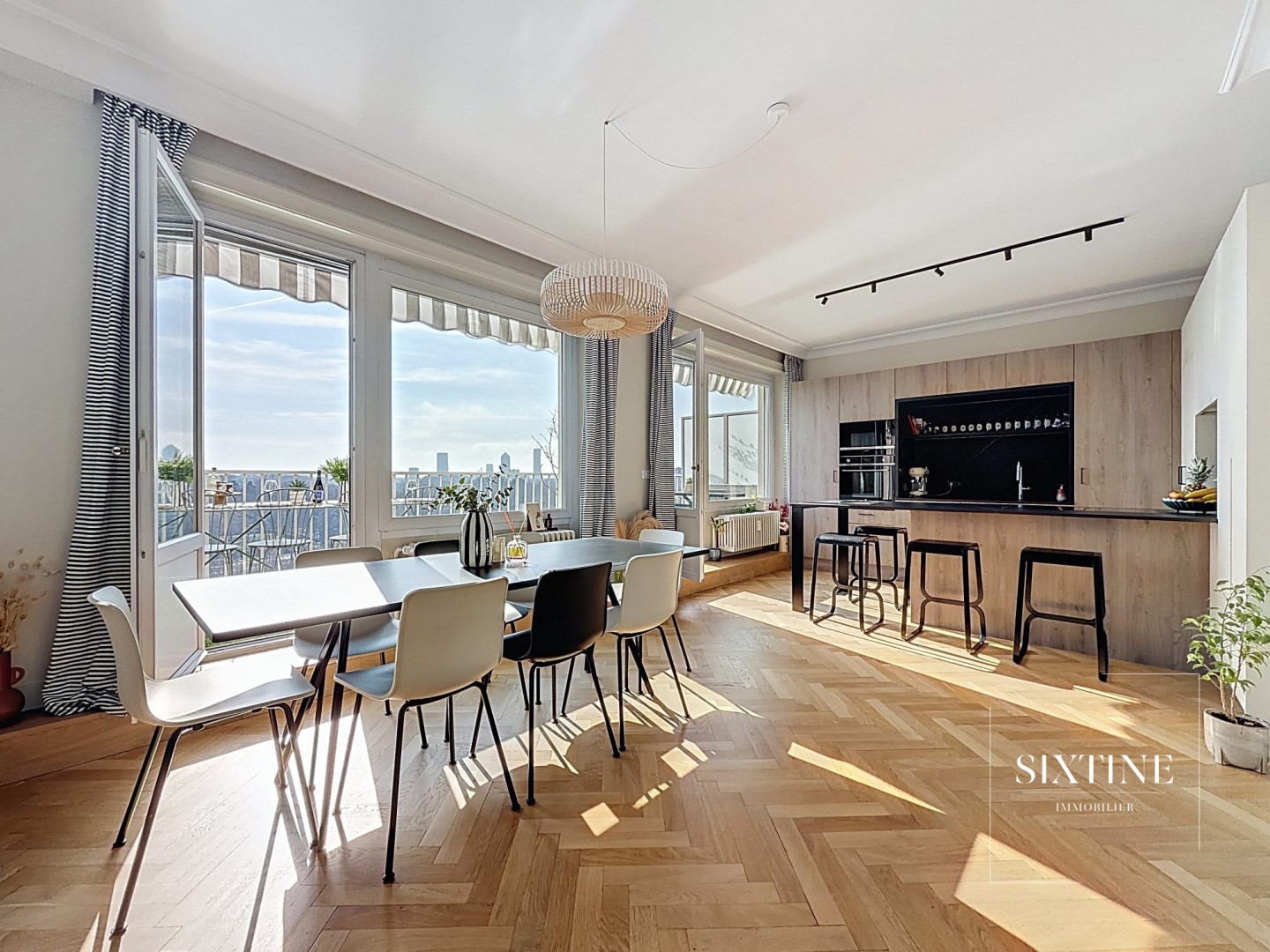 Luxury apartment for sale in the district Pasteur – Margnolles