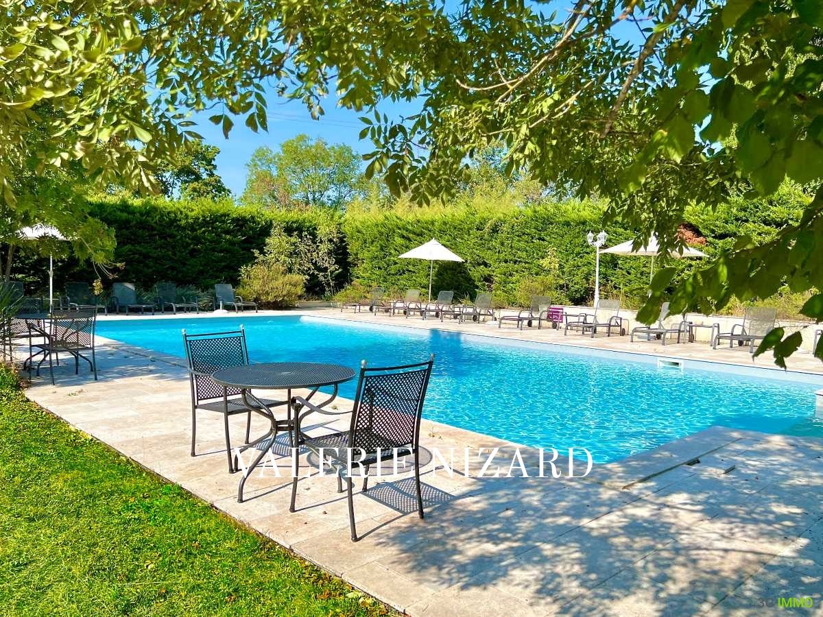 Castle for sale in Lauzerte