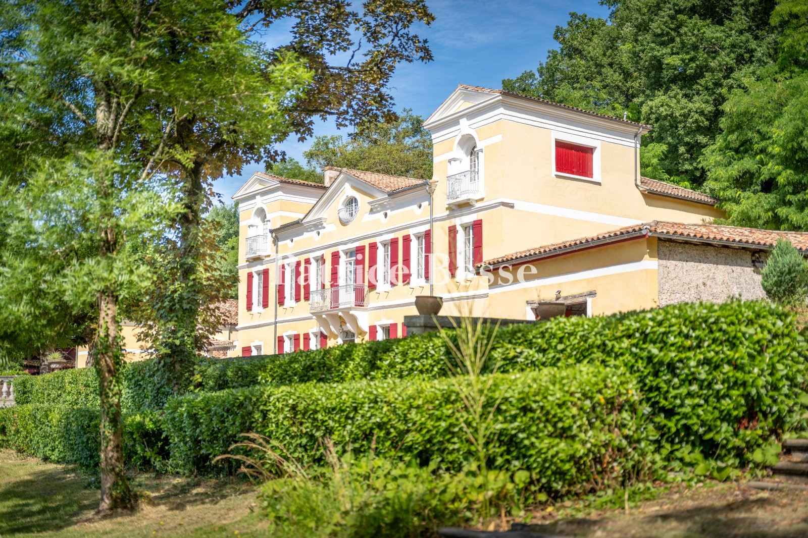 Manor house for sale in Prayssas