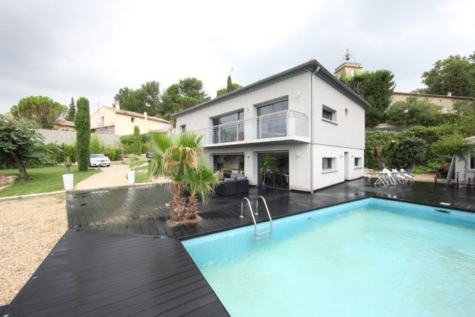 Le Ventoux est une superbe maison de vacances moderne qui a été magnifiquement restaurée et qui s...