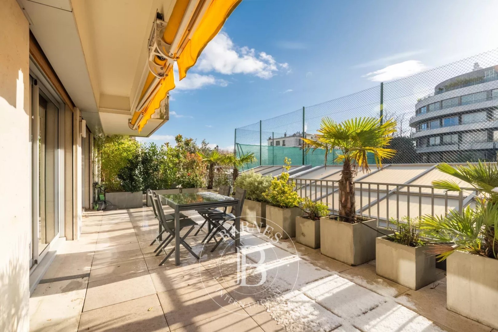 Luxe appartement te koop in Coteaux