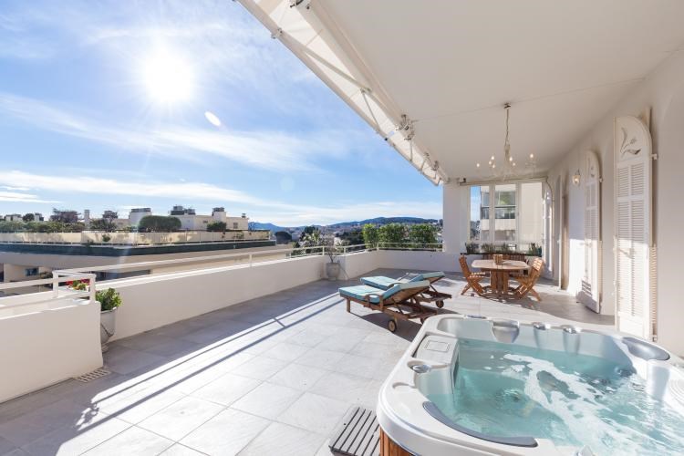100m2 de terrasse sans vis a vis Sud !
